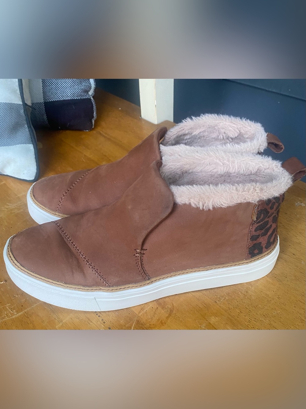 Toms Paxton Brown and Leopard Faux Fur  / Suede Slip-On
